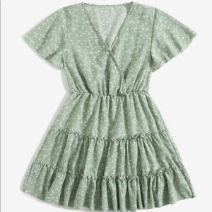 Ditsy Floral Ruffle Hem Dress V-neck